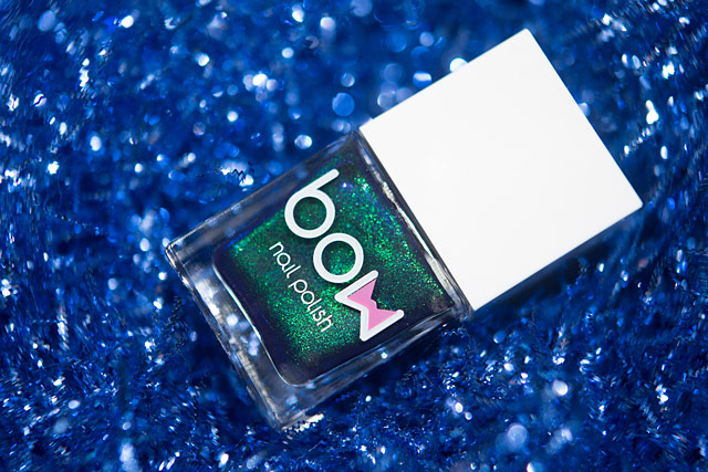 Bow Nail Polish Dating an Alien | Out Of Space collection Winter 2017