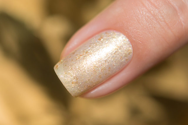 Moo Moo Polish Gold Reindeer | Moo Moo's Signatures Fantasy Winterland collection