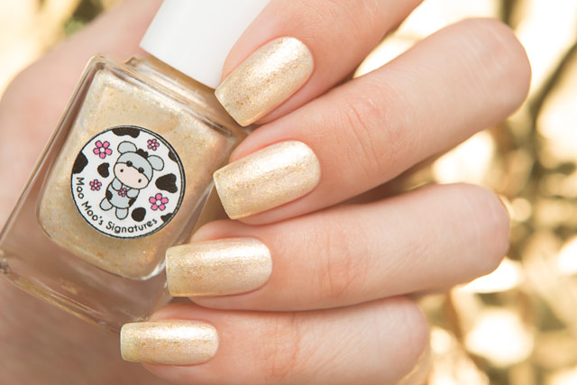 Moo Moo Polish Gold Reindeer | Moo Moo's Signatures Fantasy Winterland collection