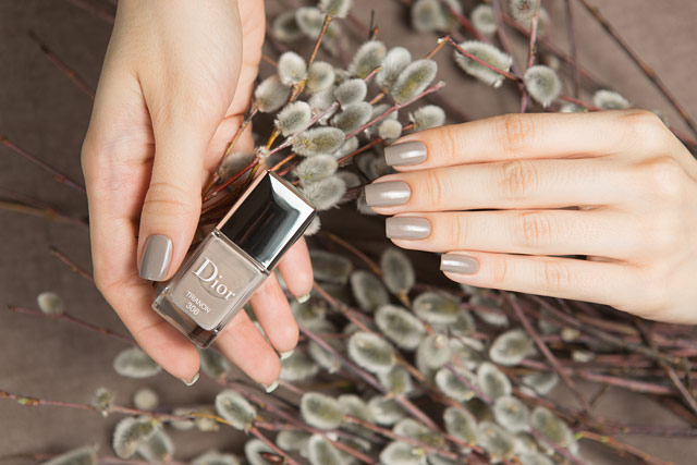 Ethereal Ellie: NOTD Dior Vernis 306 Gris Trianon