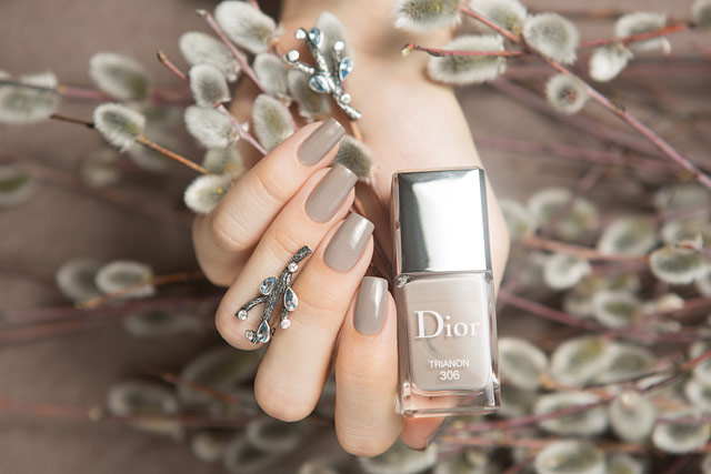 Dior Vernis In 306 Gris Trianon & 355 Rosy Bow