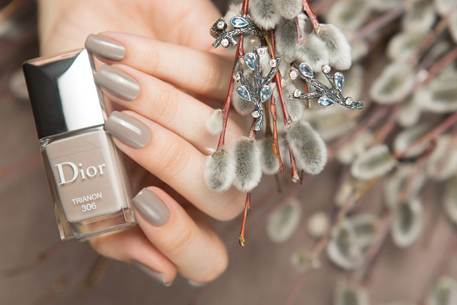 Ethereal Ellie: NOTD Dior Vernis 306 Gris Trianon