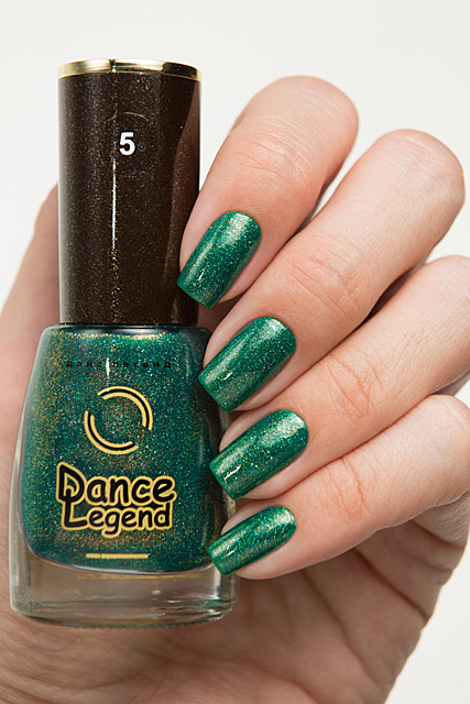 05 Head to Mistletoe | Dance Legend Poinsettia collection