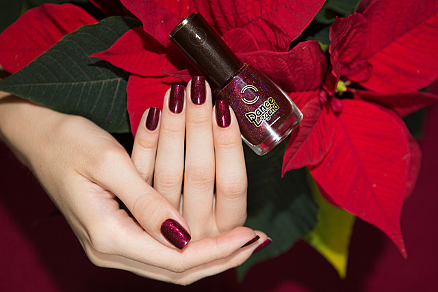 01 Ready, Set, Ho Ho Ho! | Dance Legend Poinsettia collection